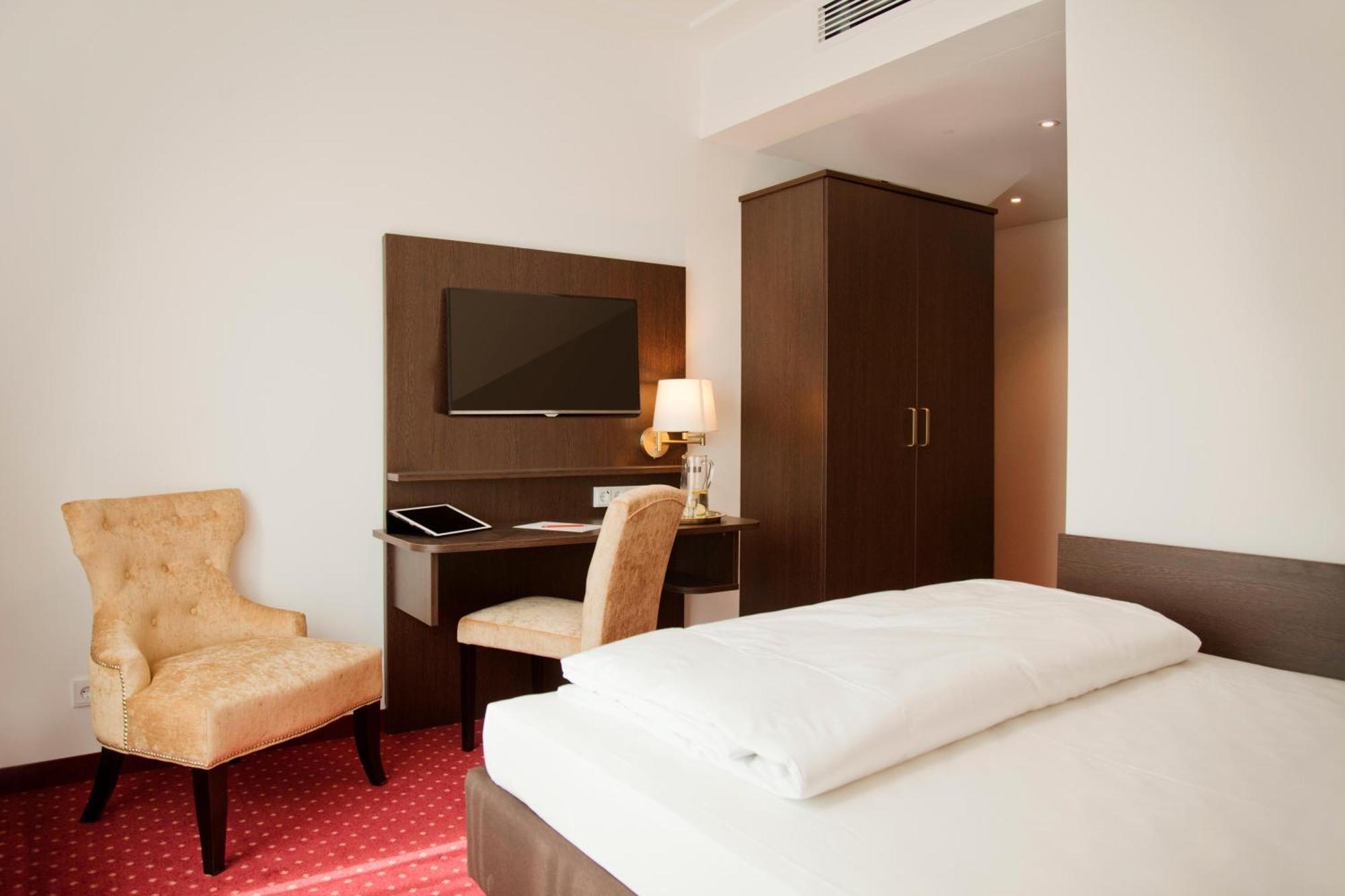 Gold Palais Hotel Berlin Exterior photo