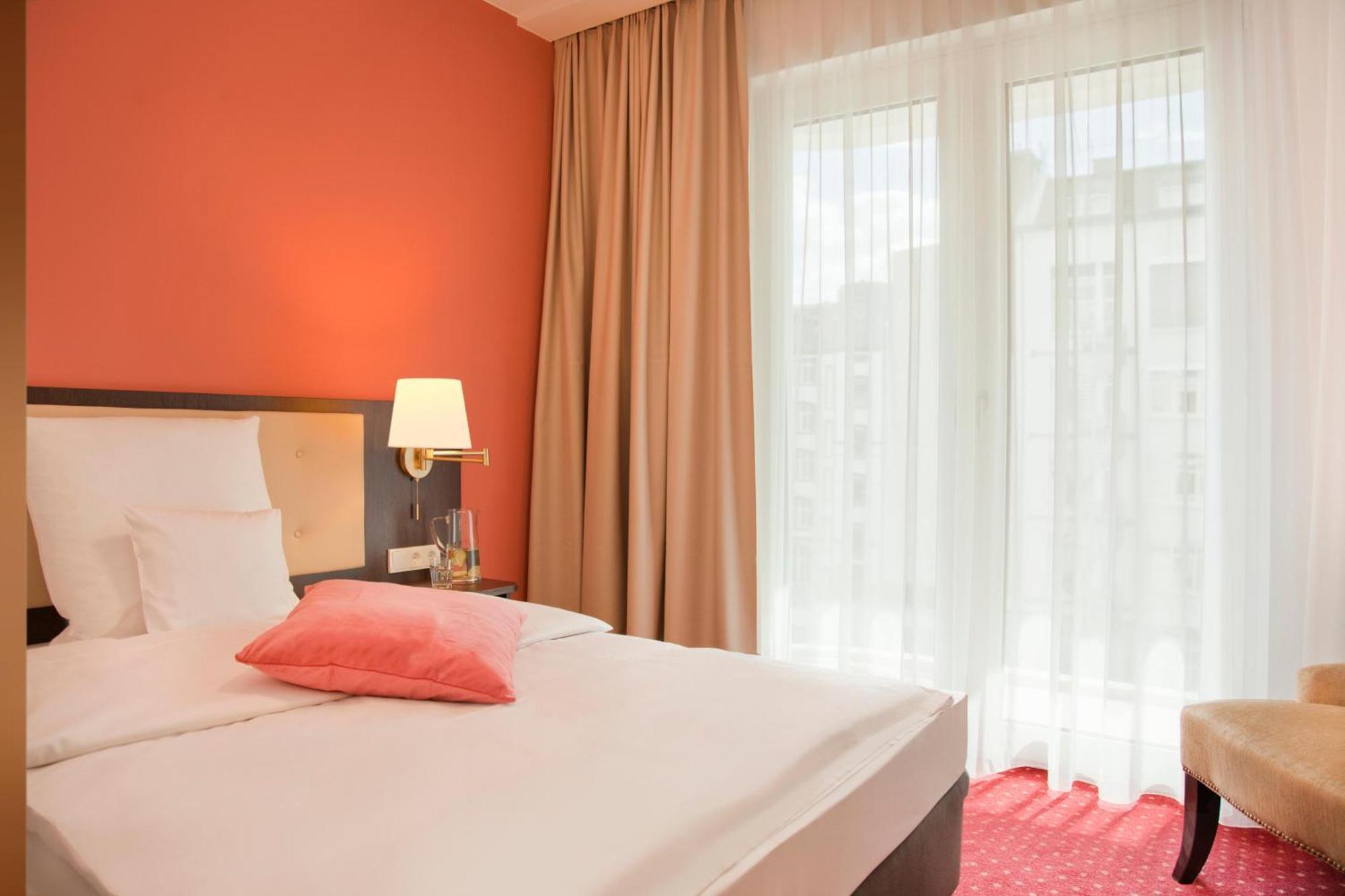 Gold Palais Hotel Berlin Exterior photo